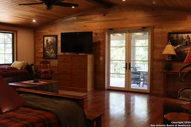 $2,995,000 | 772 Luckenbach Road, Fredericksburg, TX 78624