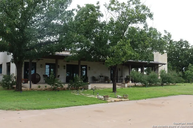 $2,995,000 | 772 Luckenbach Road, Fredericksburg, TX 78624