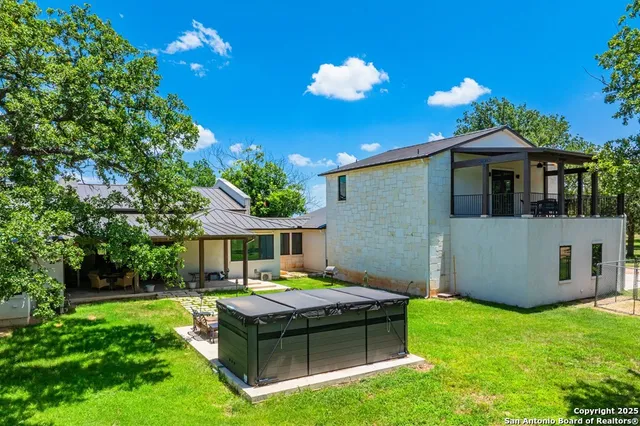 $2,995,000 | 772 Luckenbach Road, Fredericksburg, TX 78624