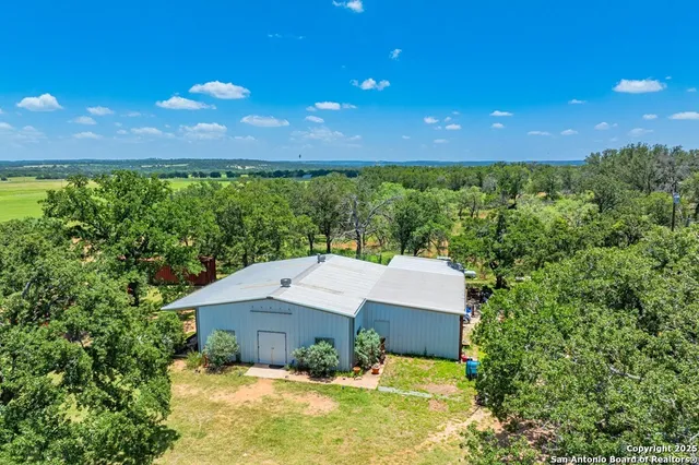 $2,995,000 | 772 Luckenbach Road, Fredericksburg, TX 78624