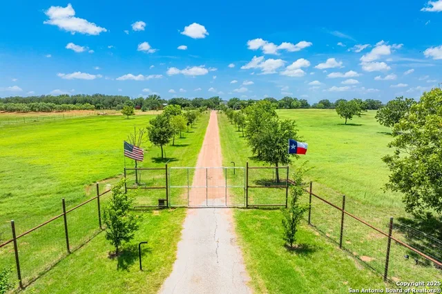 $2,995,000 | 772 Luckenbach Road, Fredericksburg, TX 78624