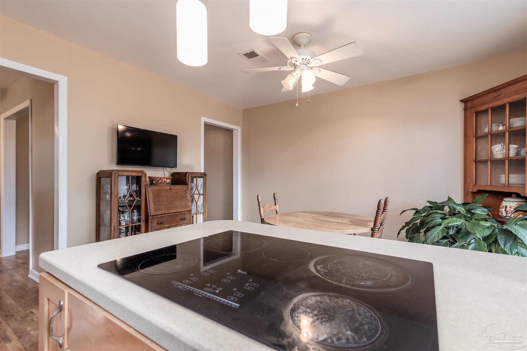 2947 Ranchette Square Gulf Breeze, FL 32563 - Photo 10 of 46 Gallery Image 10