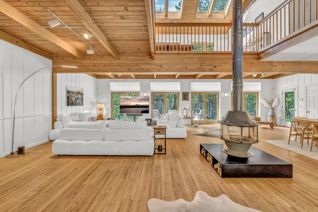 $2,750,000 | 194 Branchview Drive, Ellsworth, ME 04605