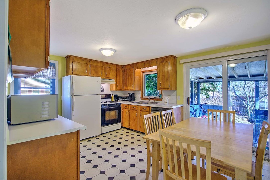 210 Irving Road Warwick, RI 02888 - Photo 9 of 23 Gallery Image 9