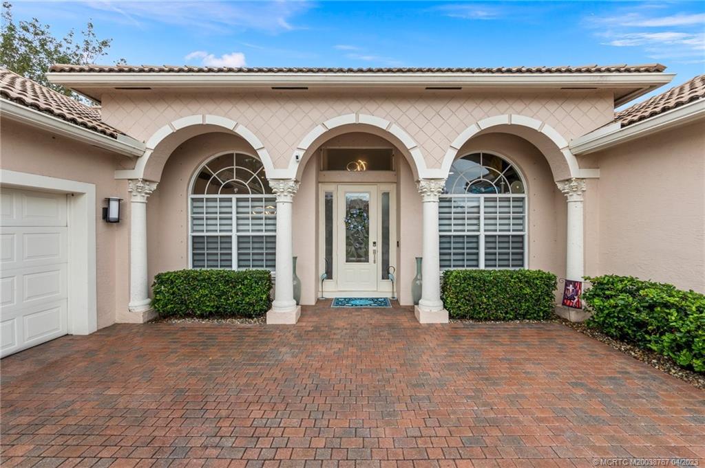 740 Southwest Bromelia Terrace Stuart, FL 34997 - Photo 5 of 51 Gallery Image 5