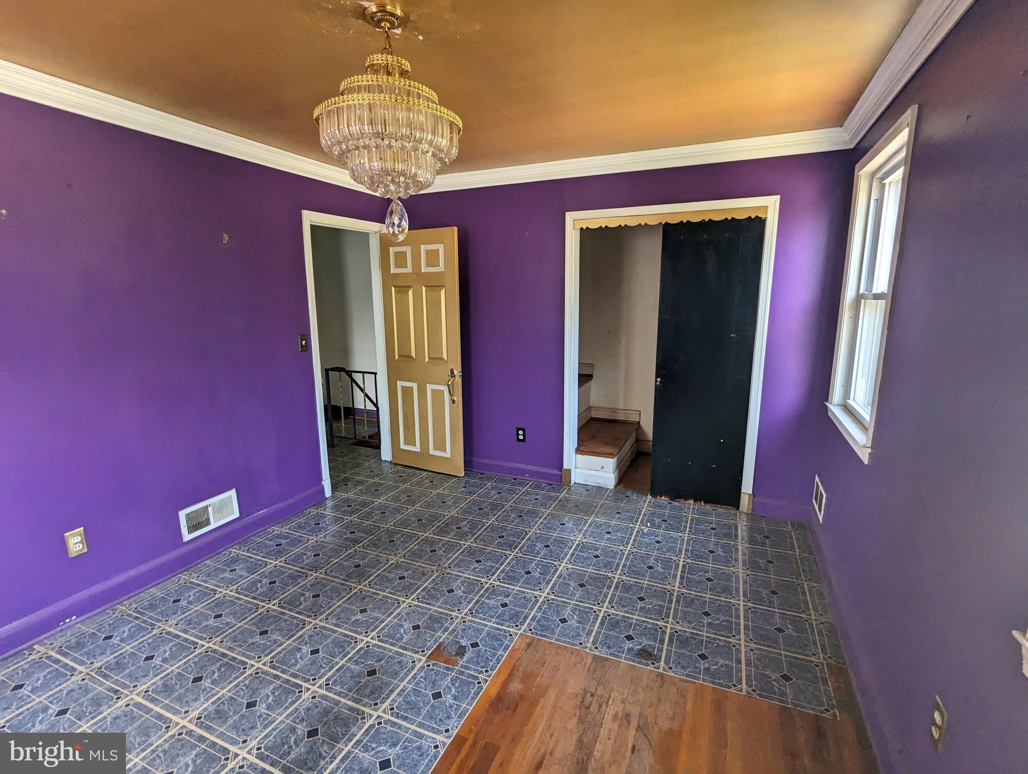 8 Mardrew Road Baltimore, MD 21229 - Photo 11 of 24 Primary Bedroom