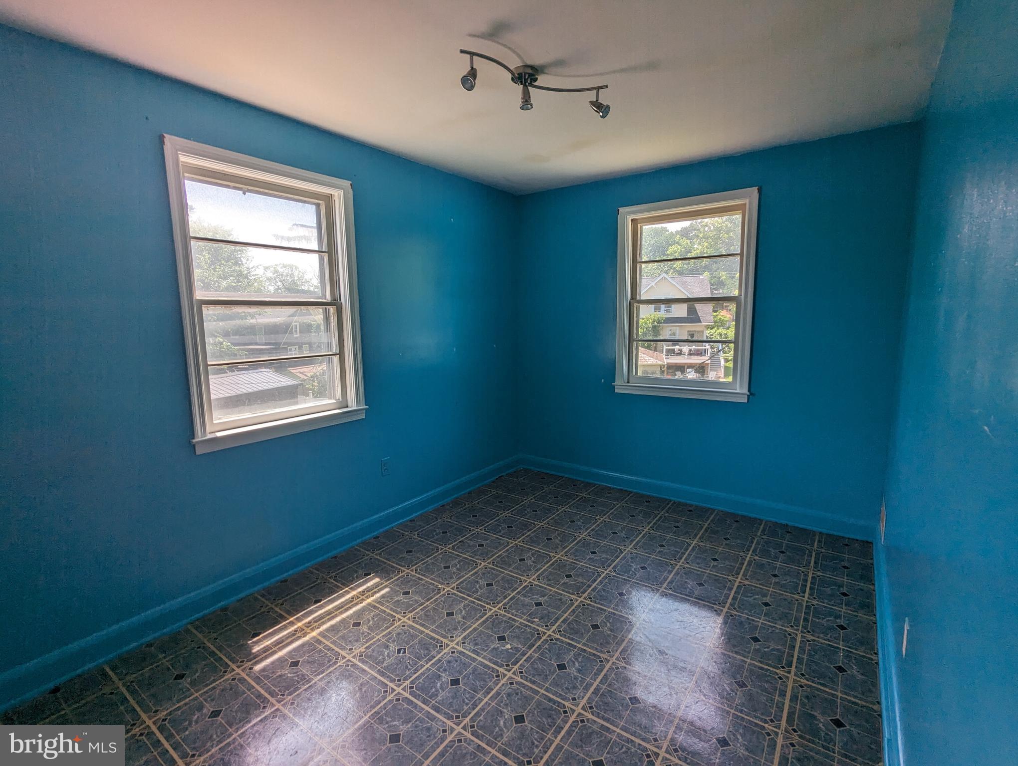 8 Mardrew Road Baltimore, MD 21229 - Photo 13 of 24 Bedroom 2