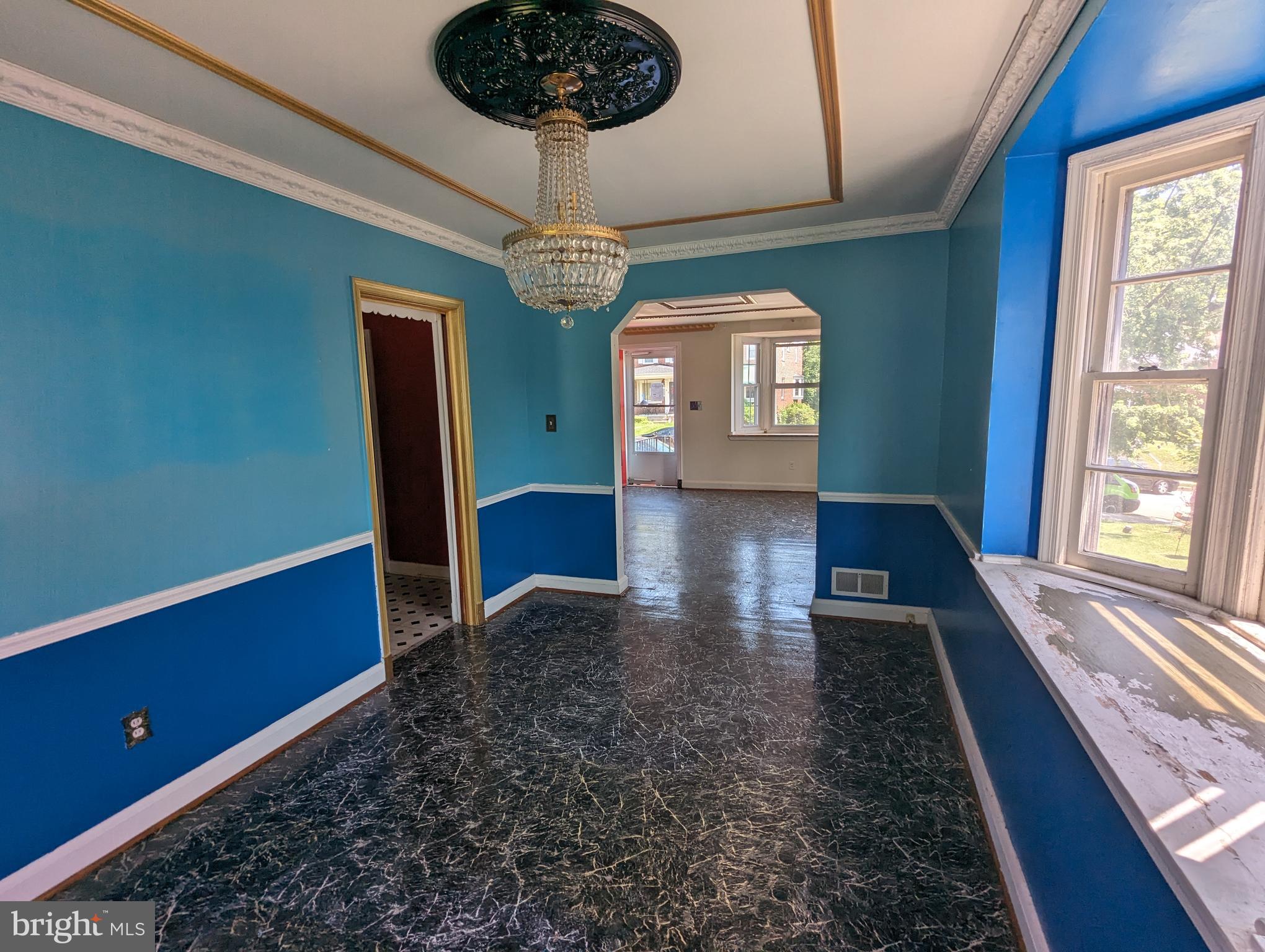 8 Mardrew Road Baltimore, MD 21229 - Photo 7 of 24 Dining Room