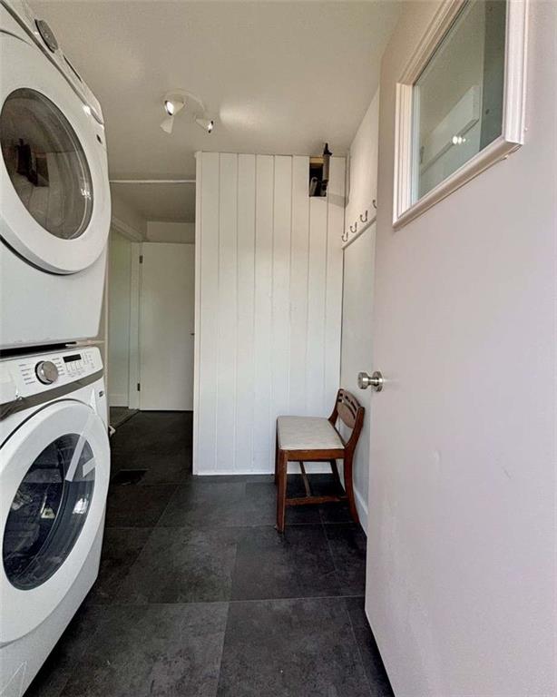 4258 Glen Lytle Road Pittsburgh, PA 15217 - Photo 11 of 19 a view of a hallway with washer and dryer