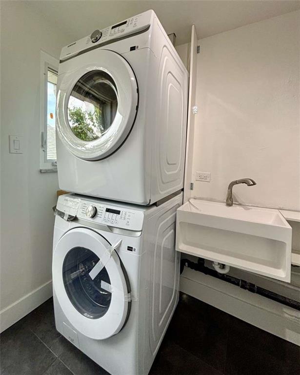 4258 Glen Lytle Road Pittsburgh, PA 15217 - Photo 12 of 19 a utility room with dryer and washer