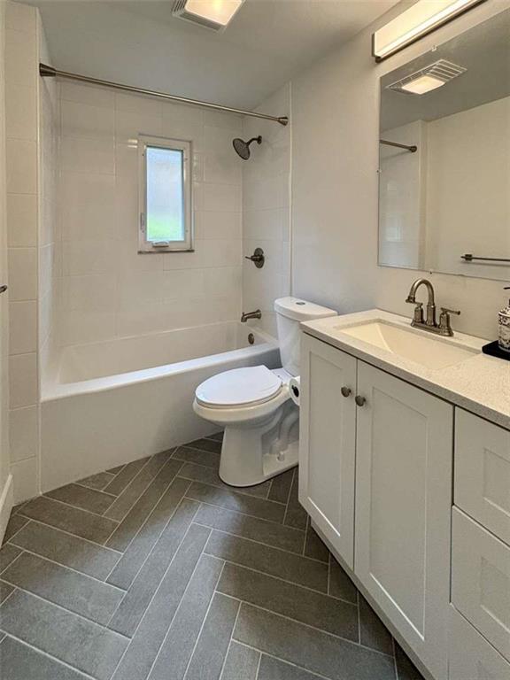 4258 Glen Lytle Road Pittsburgh, PA 15217 - Photo 13 of 19 a bathroom with a sink toilet and shower