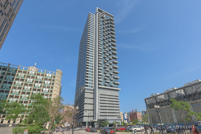 235 West Van Buren Street, Unit 4310 Chicago, IL 60607 - Photo 1 of 27