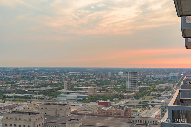 235 West Van Buren Street, Unit 4310 Chicago, IL 60607 - Photo 22 of 27