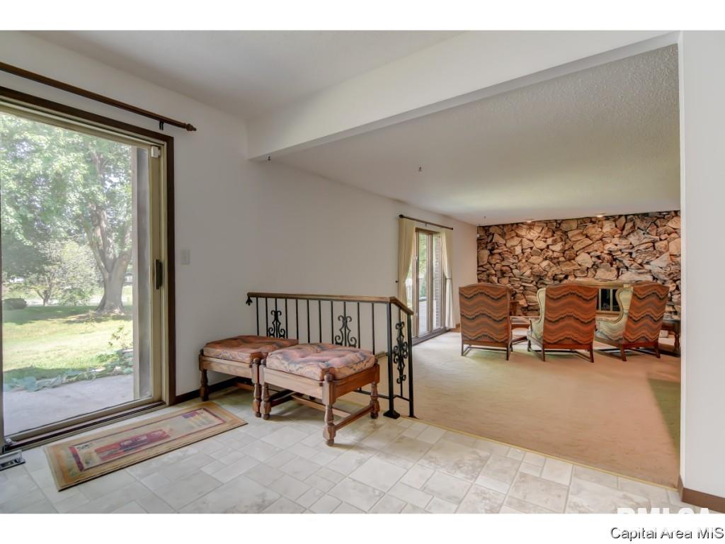 2949 Victoria Drive Springfield, IL 62704 - Photo 12 of 36 Gallery Image 12