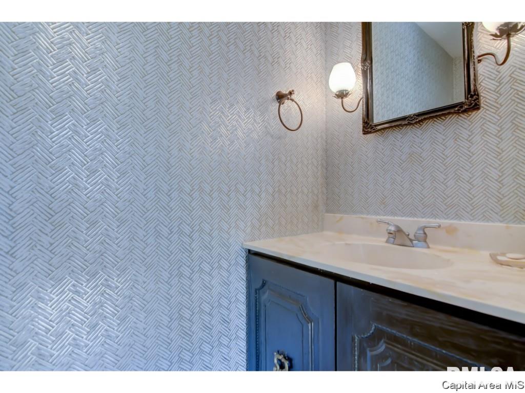 2949 Victoria Drive Springfield, IL 62704 - Photo 16 of 36 Gallery Image 16