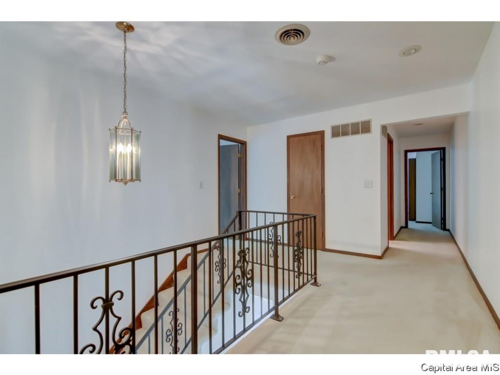 2949 Victoria Drive Springfield, IL 62704 - Photo 21 of 36 Gallery Image 21