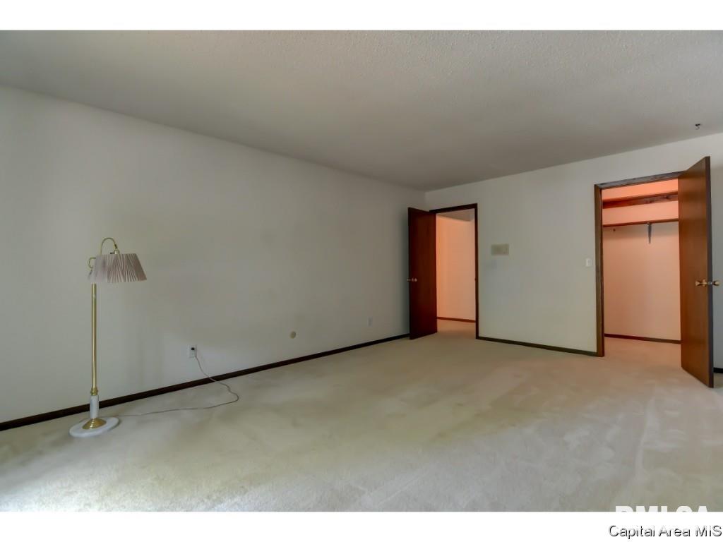 2949 Victoria Drive Springfield, IL 62704 - Photo 22 of 36 Gallery Image 22