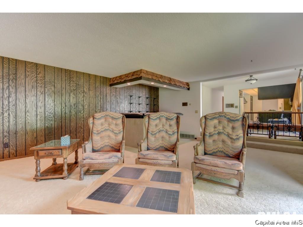 2949 Victoria Drive Springfield, IL 62704 - Photo 3 of 36 Gallery Image 3