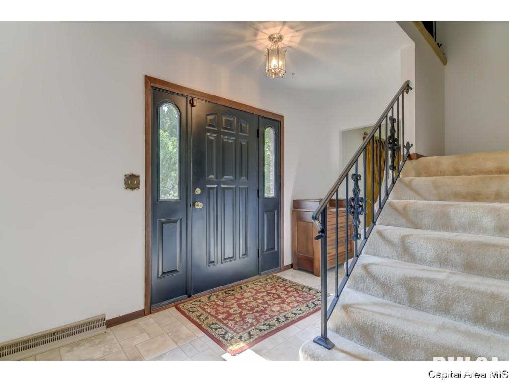 2949 Victoria Drive Springfield, IL 62704 - Photo 8 of 36 Gallery Image 8
