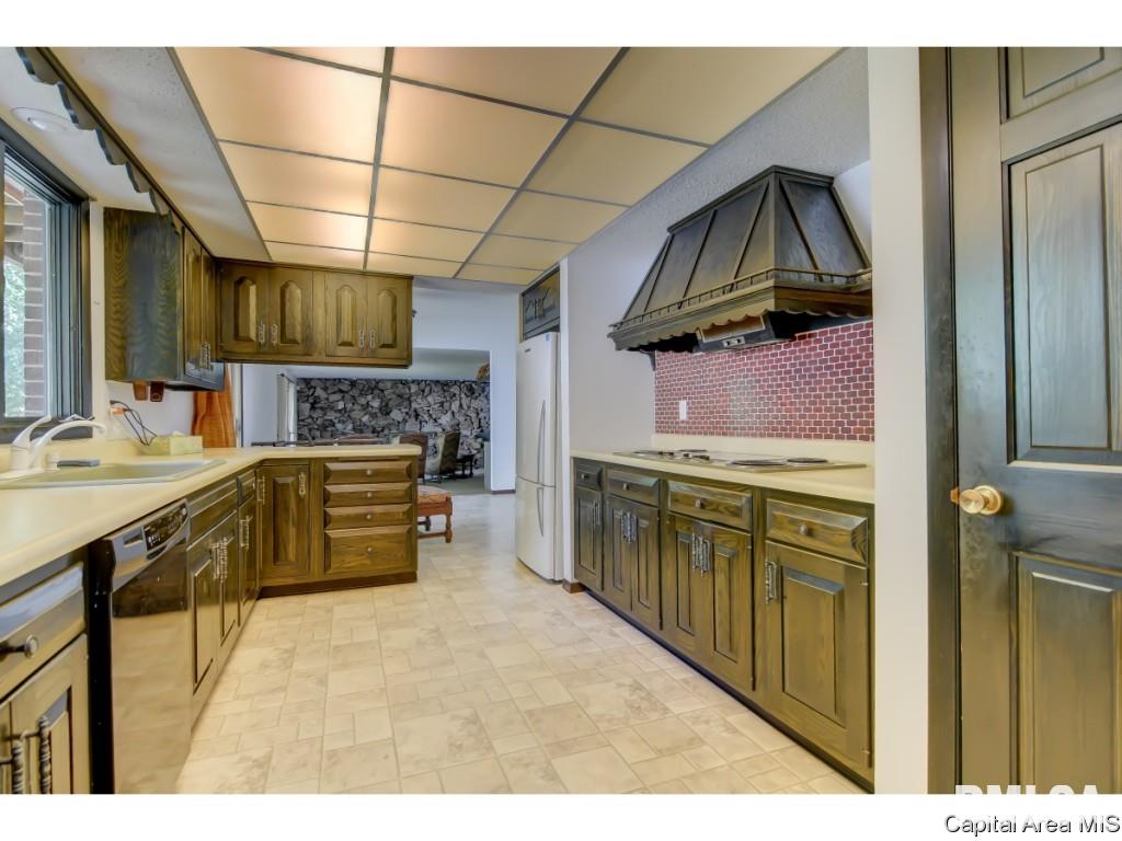 2949 Victoria Drive Springfield, IL 62704 - Photo 10 of 36 Gallery Image 10