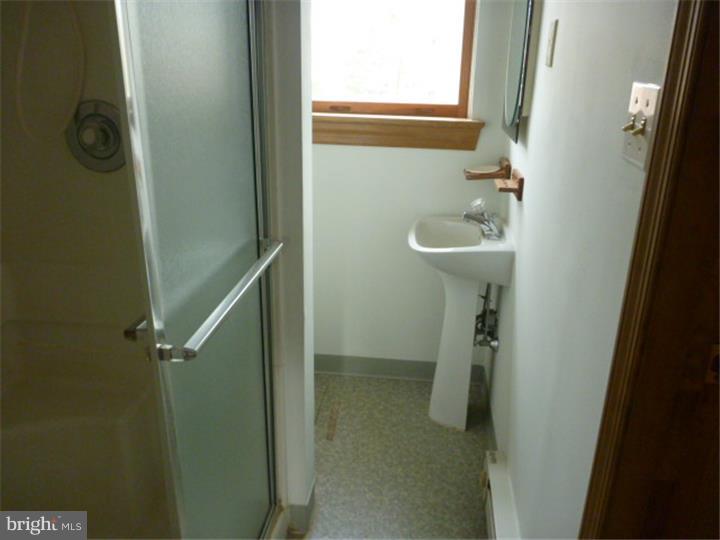 2033 School Road Hatfield, PA 19440 - Photo 19 of 24 In-law Suite