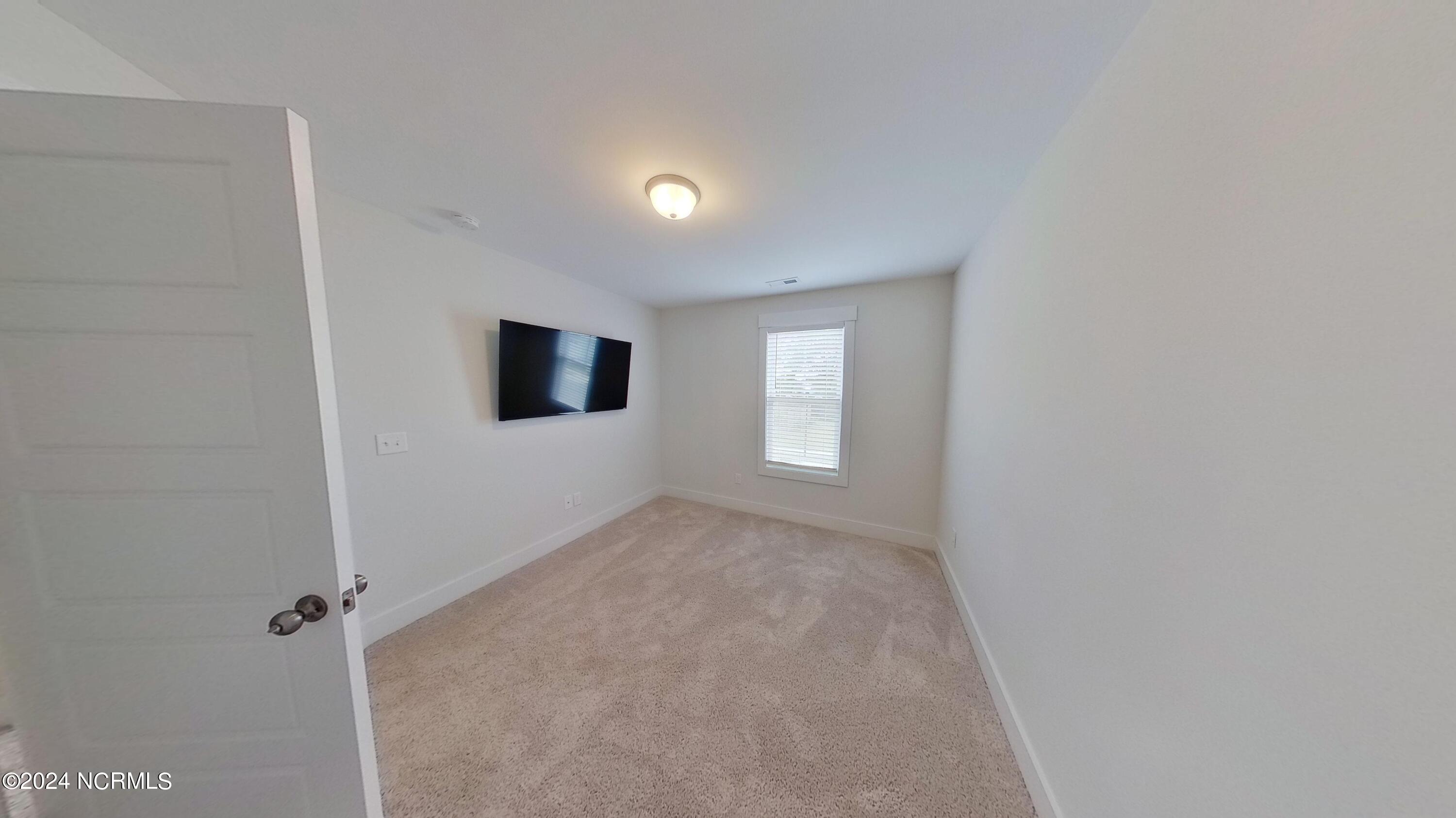 124 Aspen Road Hampstead, NC 28443 - Photo 21 of 35 124-Aspen-Rd-04112024_160034