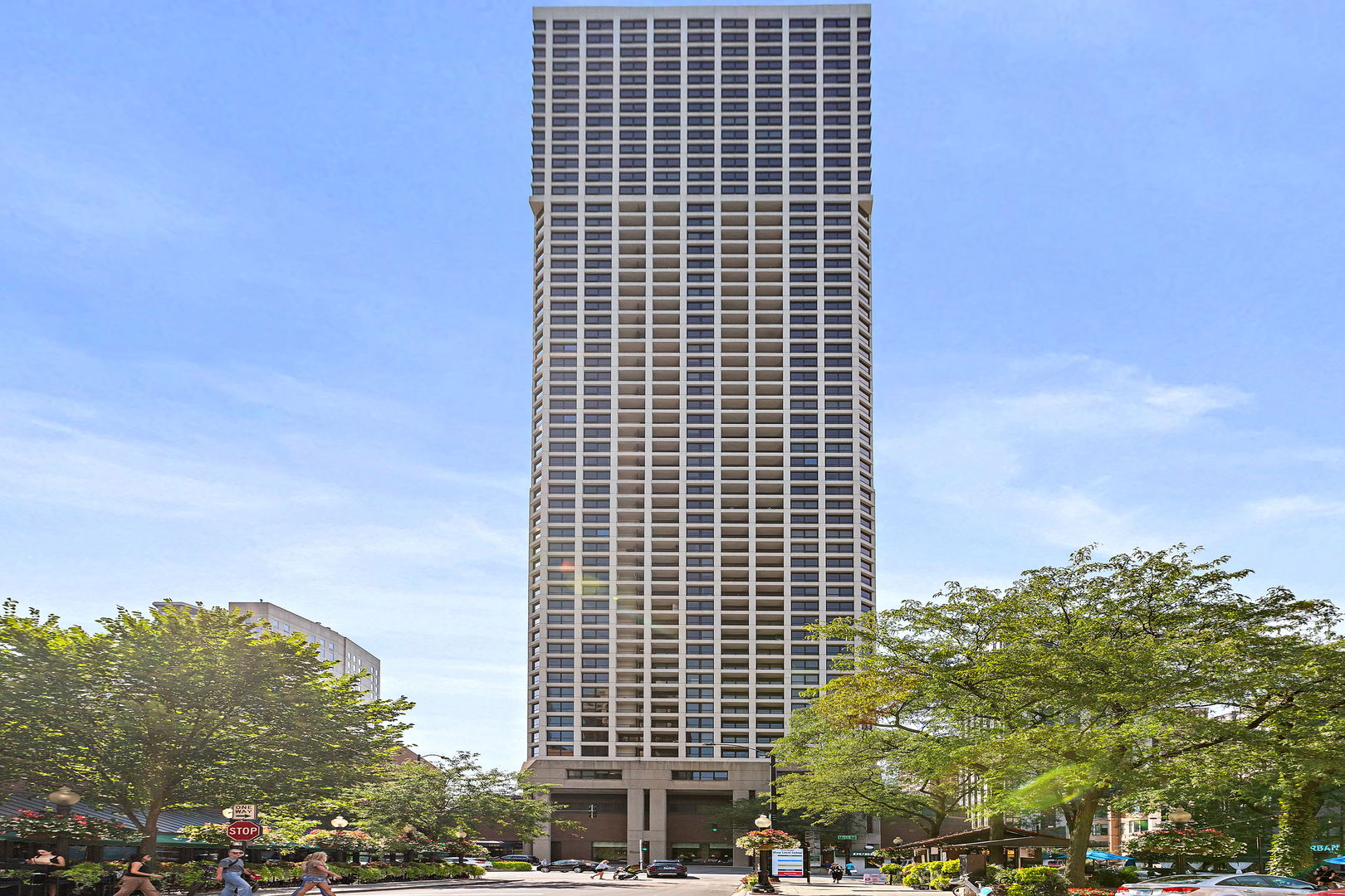 1030 North State Street, Unit 31E Chicago, IL 60610 - Photo 1 of 19 a front view of a building