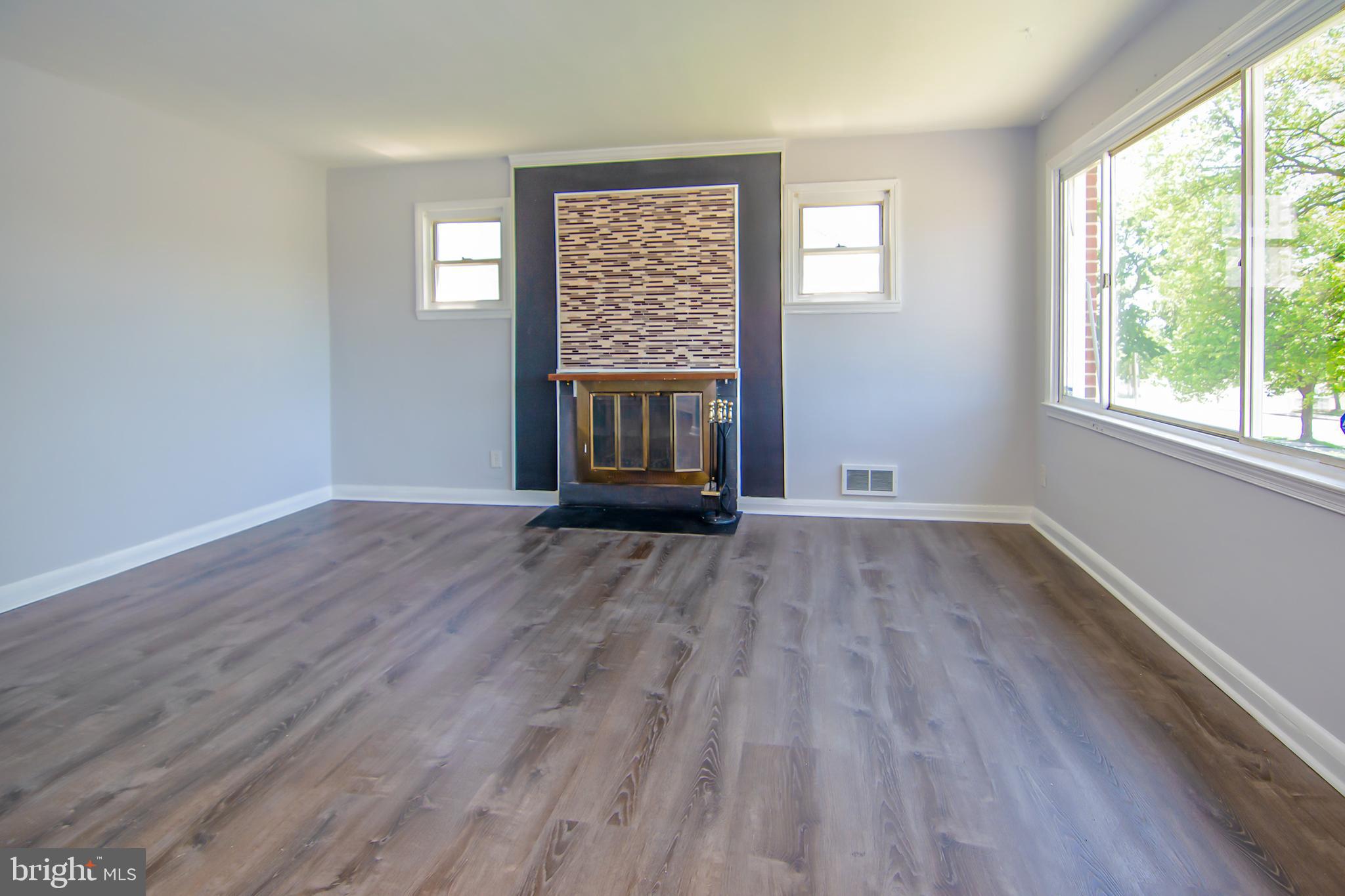 4010 Moravia Road Baltimore, MD 21206 - Photo 4 of 24 Living Room with Lots of Natural Light