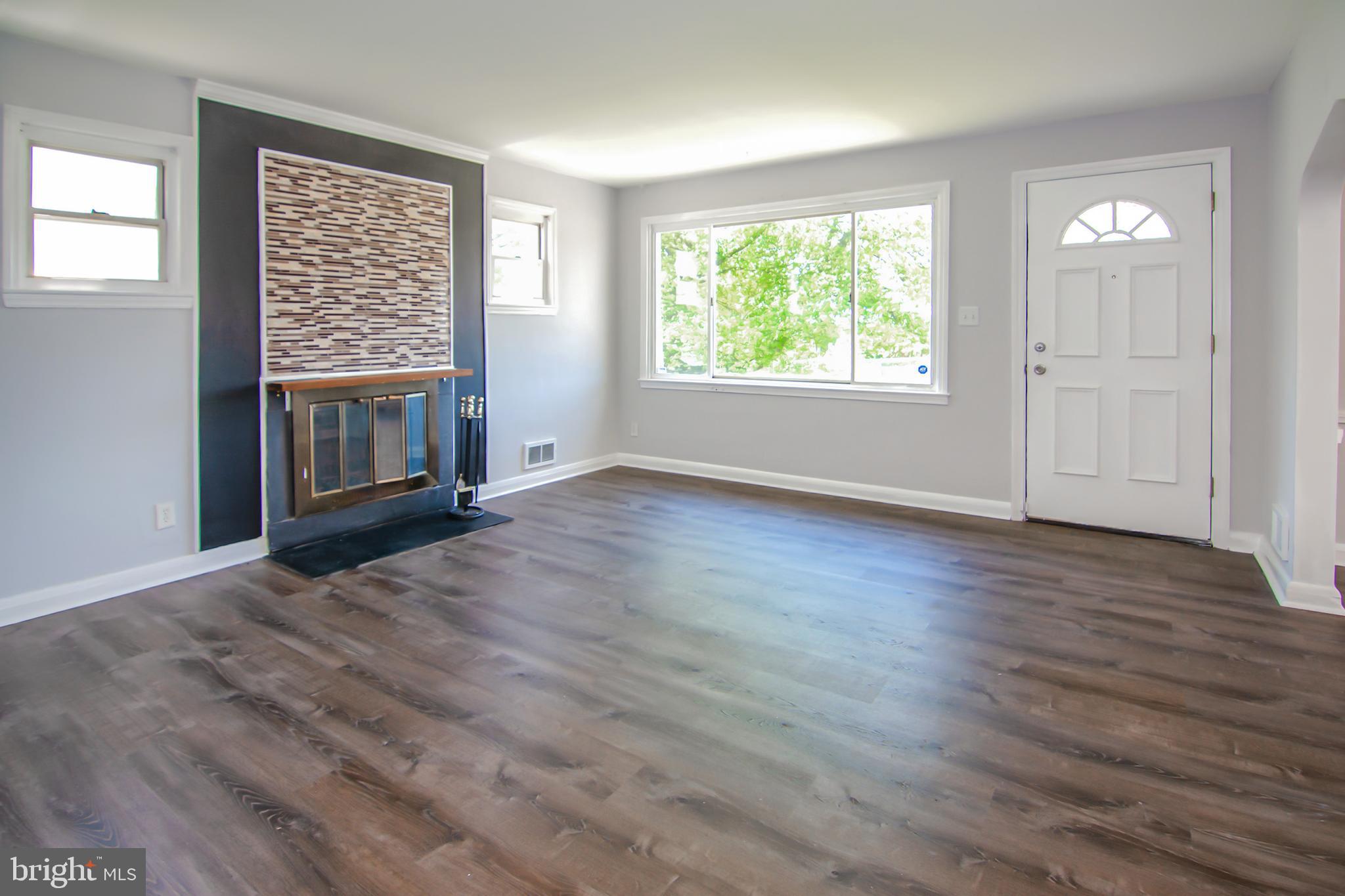 4010 Moravia Road Baltimore, MD 21206 - Photo 5 of 24 Great Entertaining Space