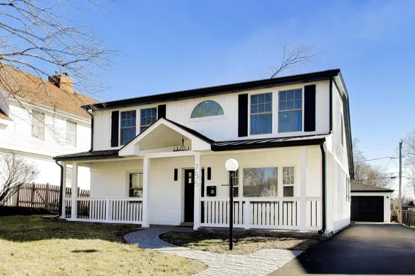 $575,000 | 755 South Division Street, Barrington, IL 60010