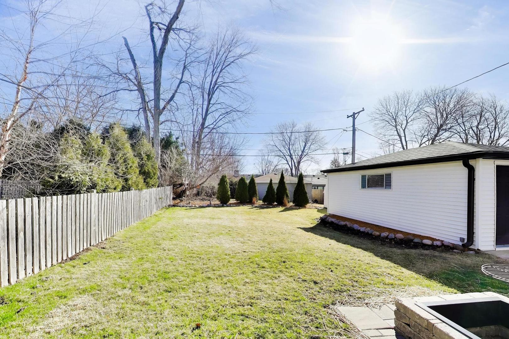 755 South Division Street Barrington, IL 60010 - Photo 25 of 33