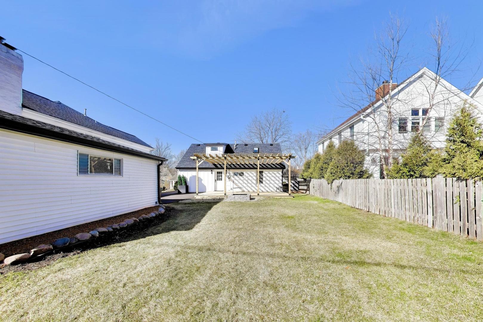 755 South Division Street Barrington, IL 60010 - Photo 27 of 33