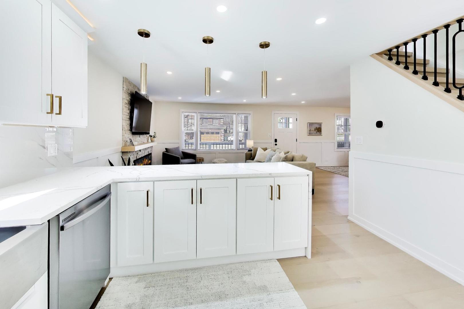 755 South Division Street Barrington, IL 60010 - Photo 9 of 33