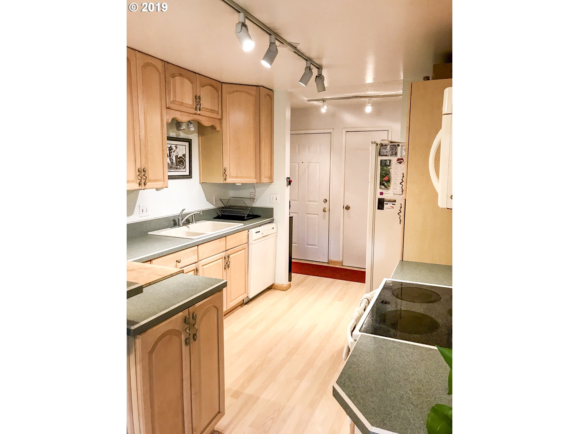 6745 Southwest Scholls Ferry Road, Unit 23 Beaverton, OR 97008 - Photo 4 of 20 Gallery Image 4