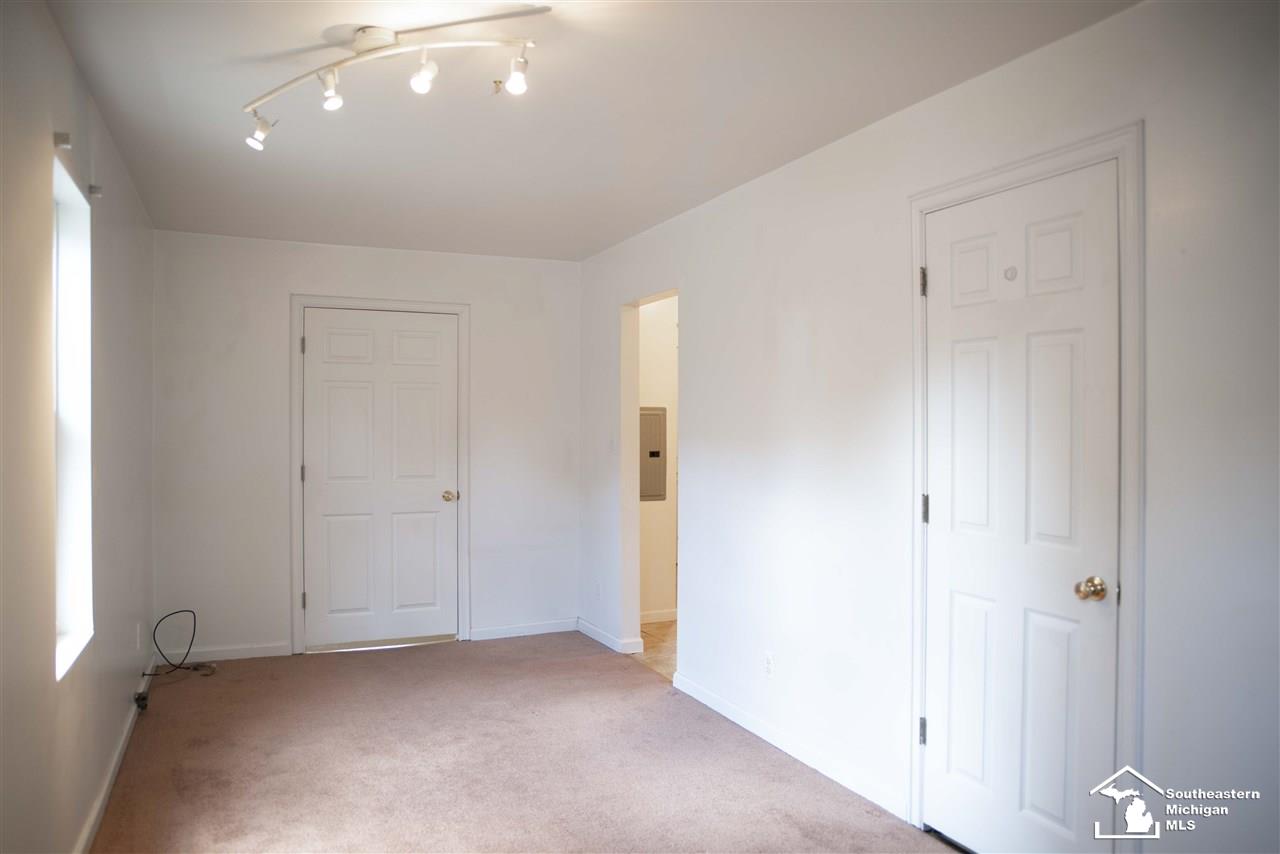 4343 Dewey Road Newport, MI 48166 - Photo 21 of 27 50020839-20.JPG