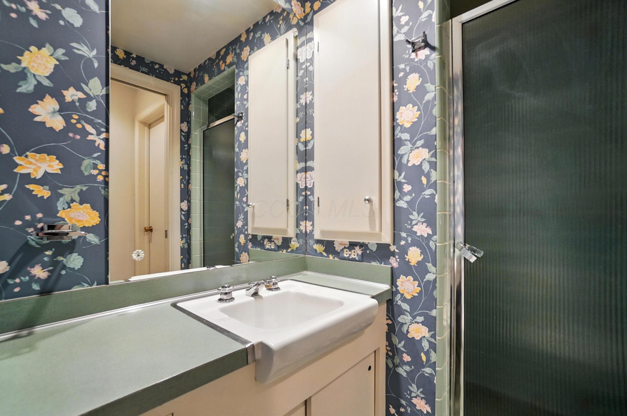 3885 Woodbridge Road Columbus, OH 43220 - Photo 78 of 158 074