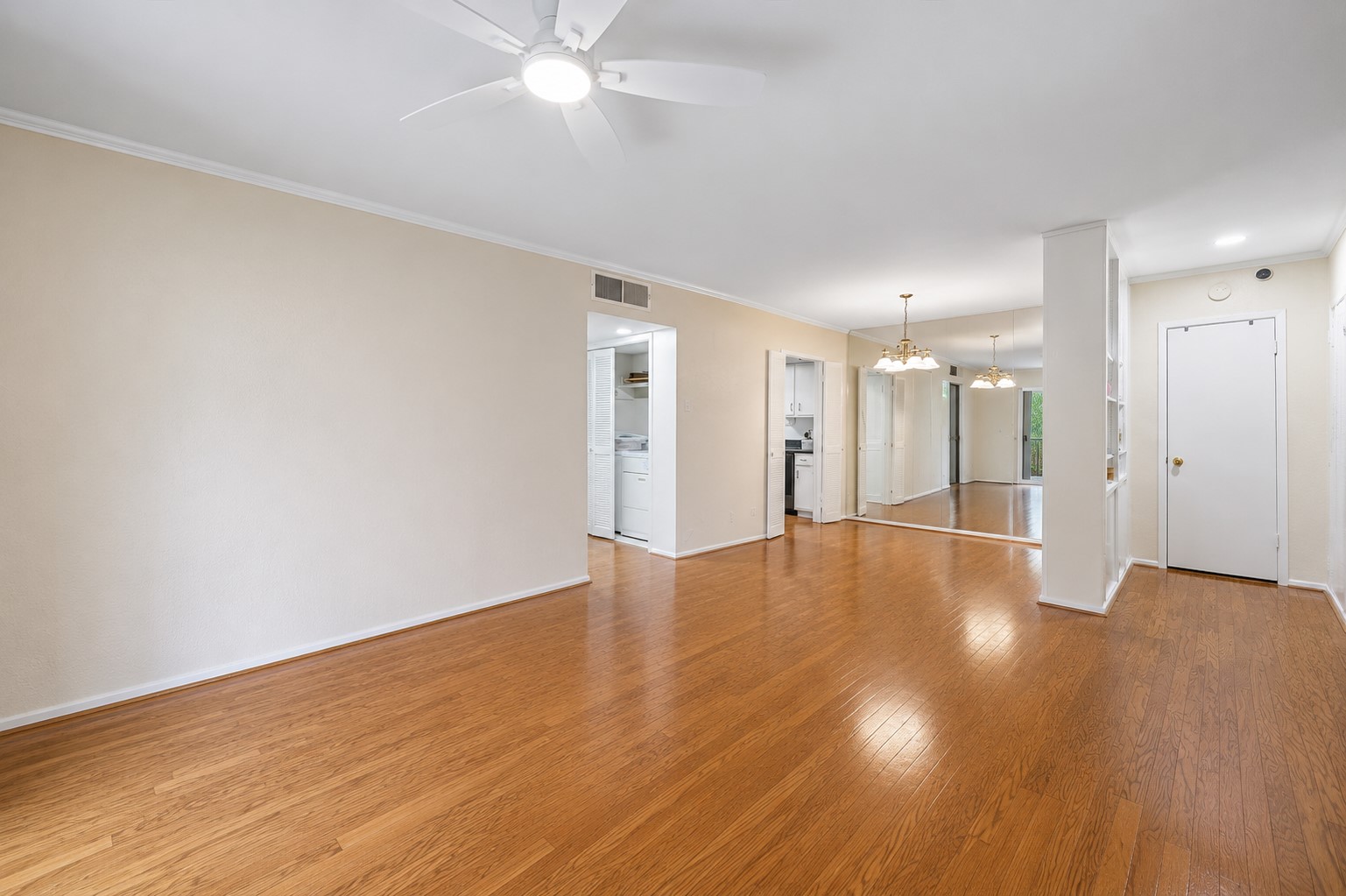 2238 South Piney Point Road, Unit 109 Houston, TX 77063 - Photo 4 of 21