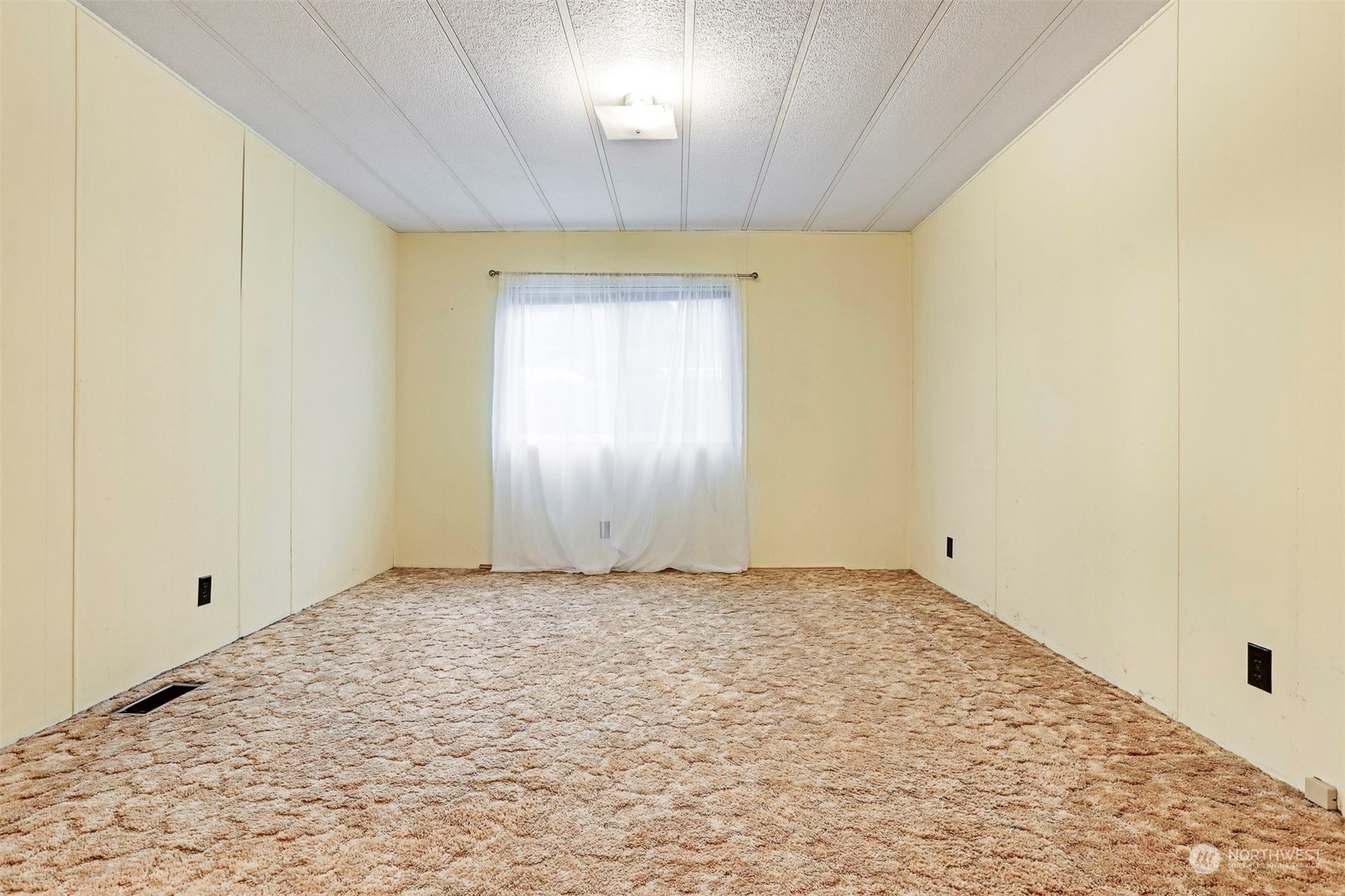 714 Wandering Creek Drive Bothell, WA 98021 - Photo 24 of 39 a view of an empty room