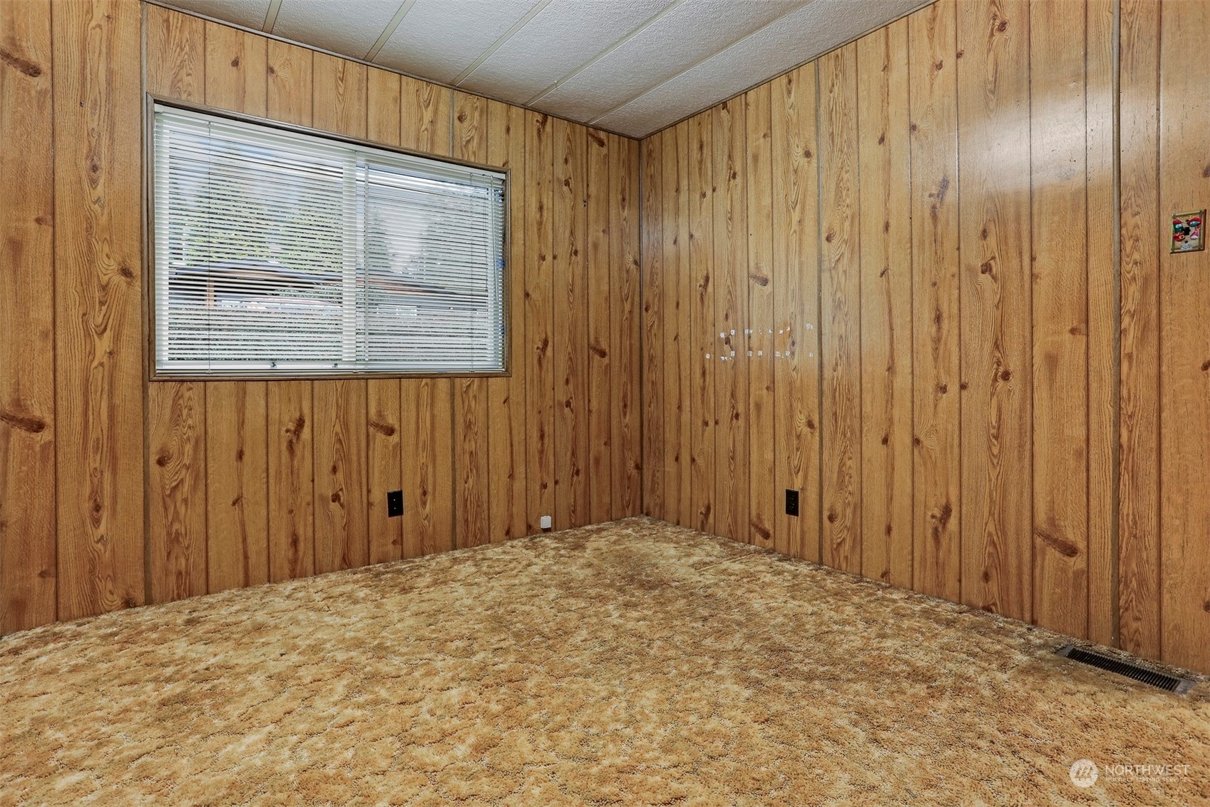 714 Wandering Creek Drive Bothell, WA 98021 - Photo 30 of 39 a view of wooden door