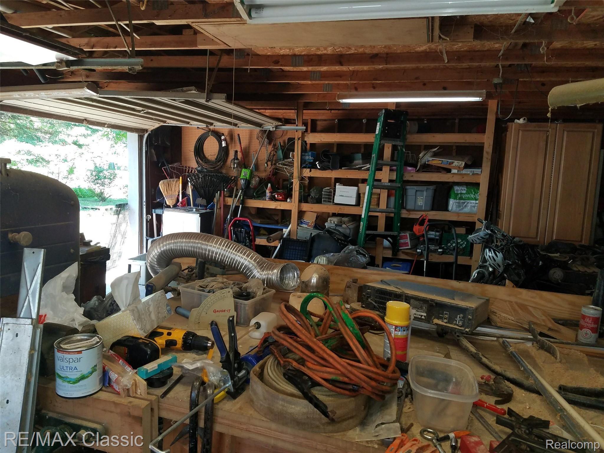 3587 Alida Avenue Rochester, MI 48309 - Photo 18 of 21 Alida GAR 1.jpg