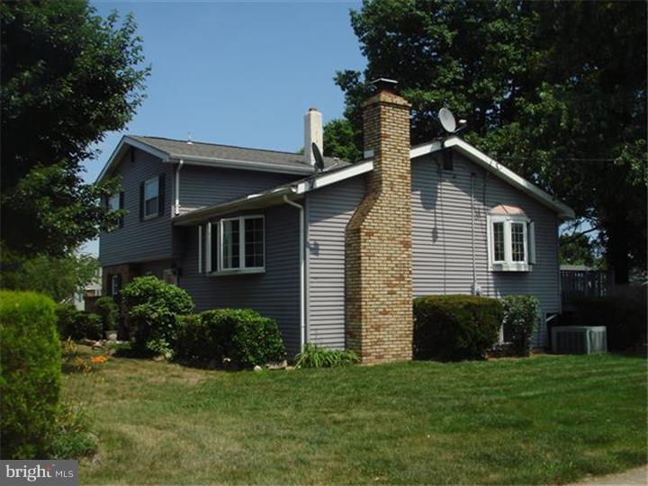 7 Mill Bend Road Hamilton, NJ 08690 - Photo 3 of 12 Gallery Image 3