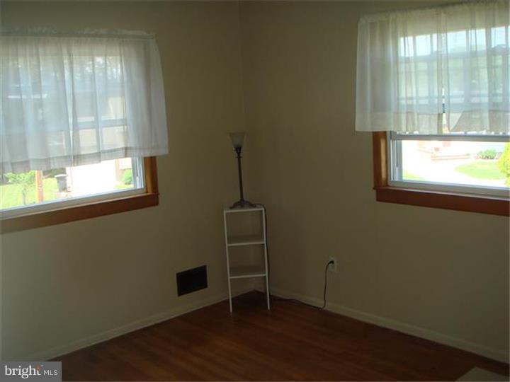 7 Mill Bend Road Hamilton, NJ 08690 - Photo 9 of 12 Gallery Image 9