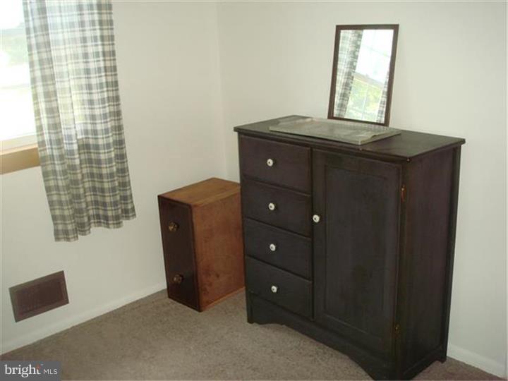 7 Mill Bend Road Hamilton, NJ 08690 - Photo 10 of 12 Gallery Image 10