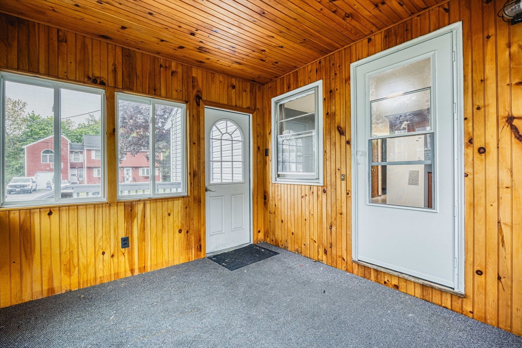 31 Raven Road Dracut, MA 01826 - Photo 8 of 41 Gallery Image 8