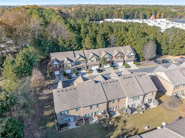 $2,050 | 4003 Labrador Way, Lilburn, GA 30047