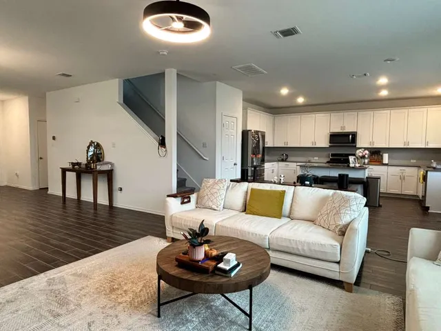 $2,600 | 1512 Hope Ranch Road, Leander, TX 78641