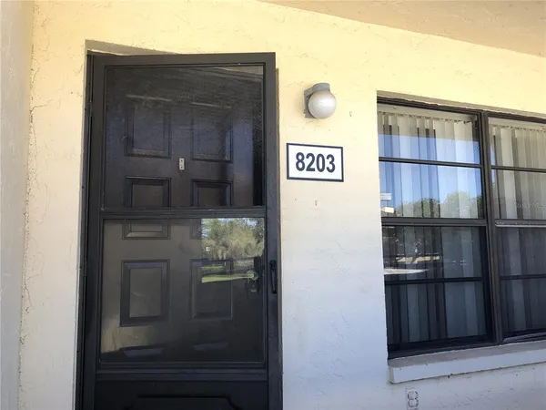 $1,925 | 13608 South Village Drive, Unit 8203, Tampa, FL 33618