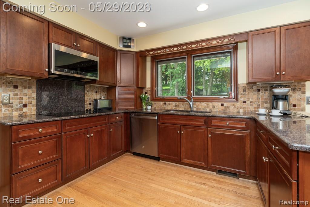 1171 Springwood Lane Rochester Hills, MI 48309 - Photo 5 of 32