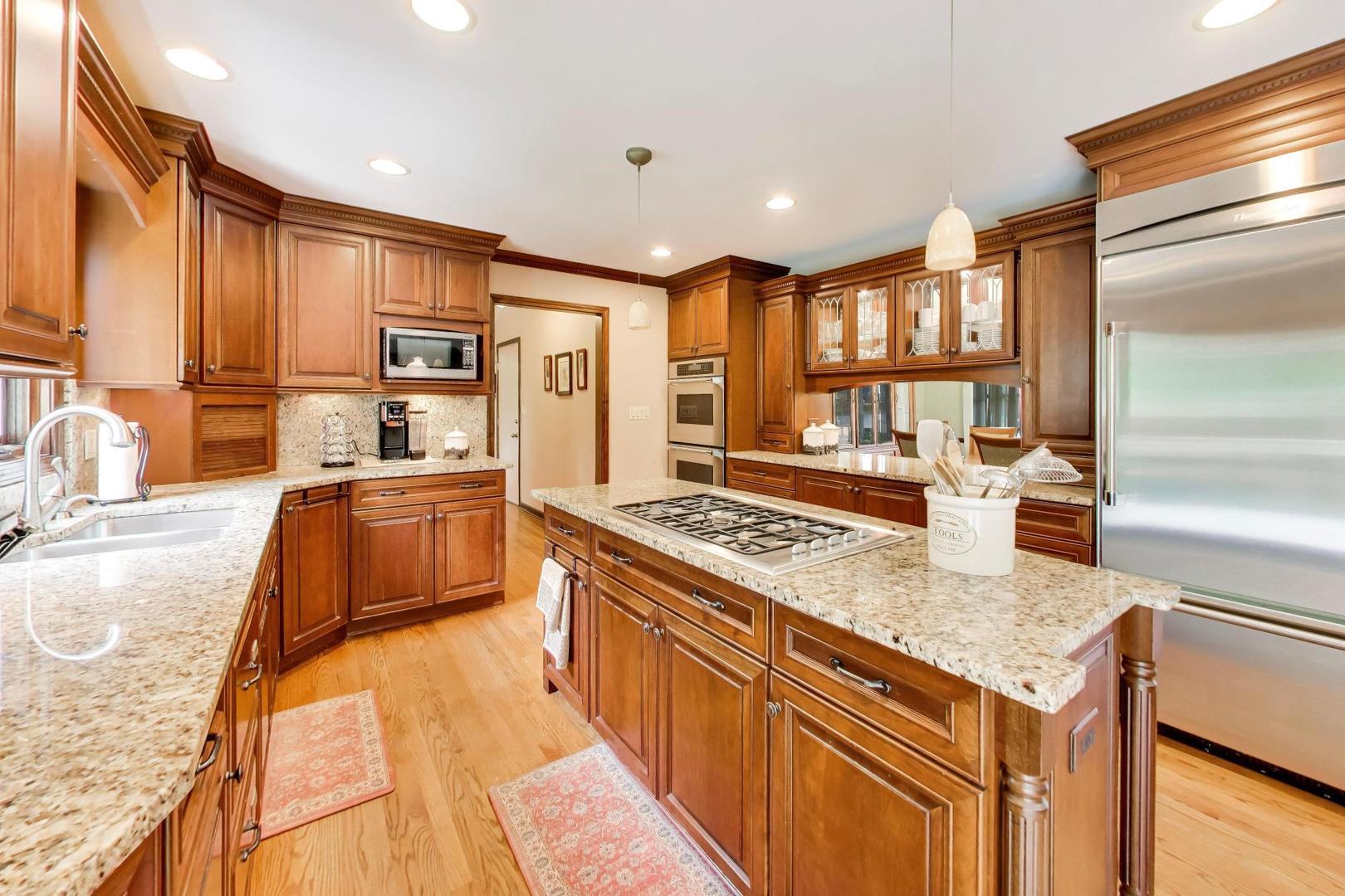 2302 Lisa Court Rolling Meadows, IL 60067 - Photo 9 of 46