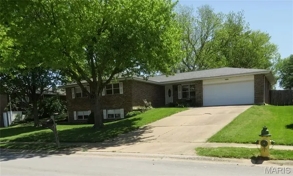 $359,900 | 1604 Tamarack Drive, St. Charles, MO 63301